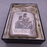 Фляжка глянцевая изогнутая в подарочной коробке Whiskey
